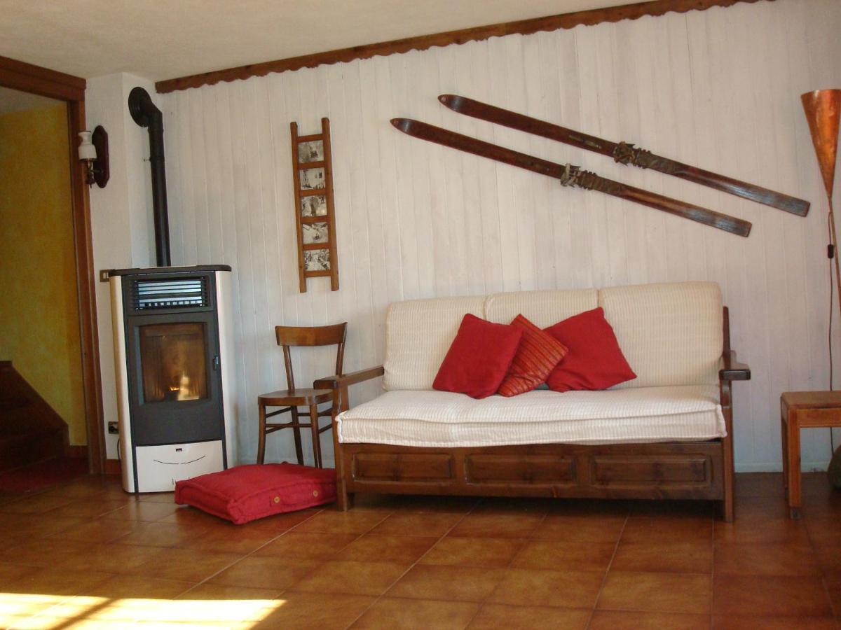 Apartament La Casa Di Martina Saint-Vincent Zewnętrze zdjęcie