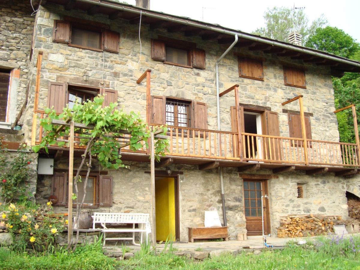 Apartament La Casa Di Martina Saint-Vincent Zewnętrze zdjęcie